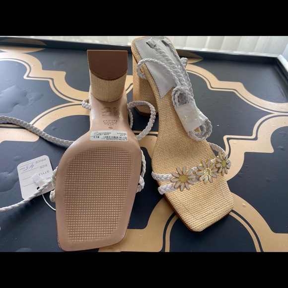 Shoes - Picture 3 of 4